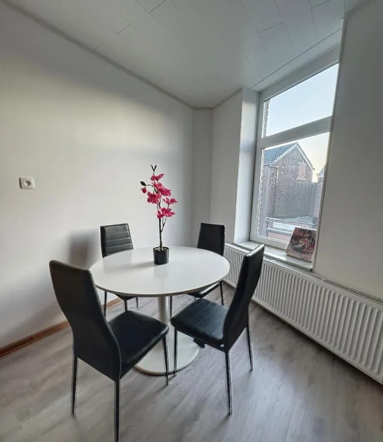 Charbonnel 1 B Charleroi-Airport Apartment 0*, Charleroi